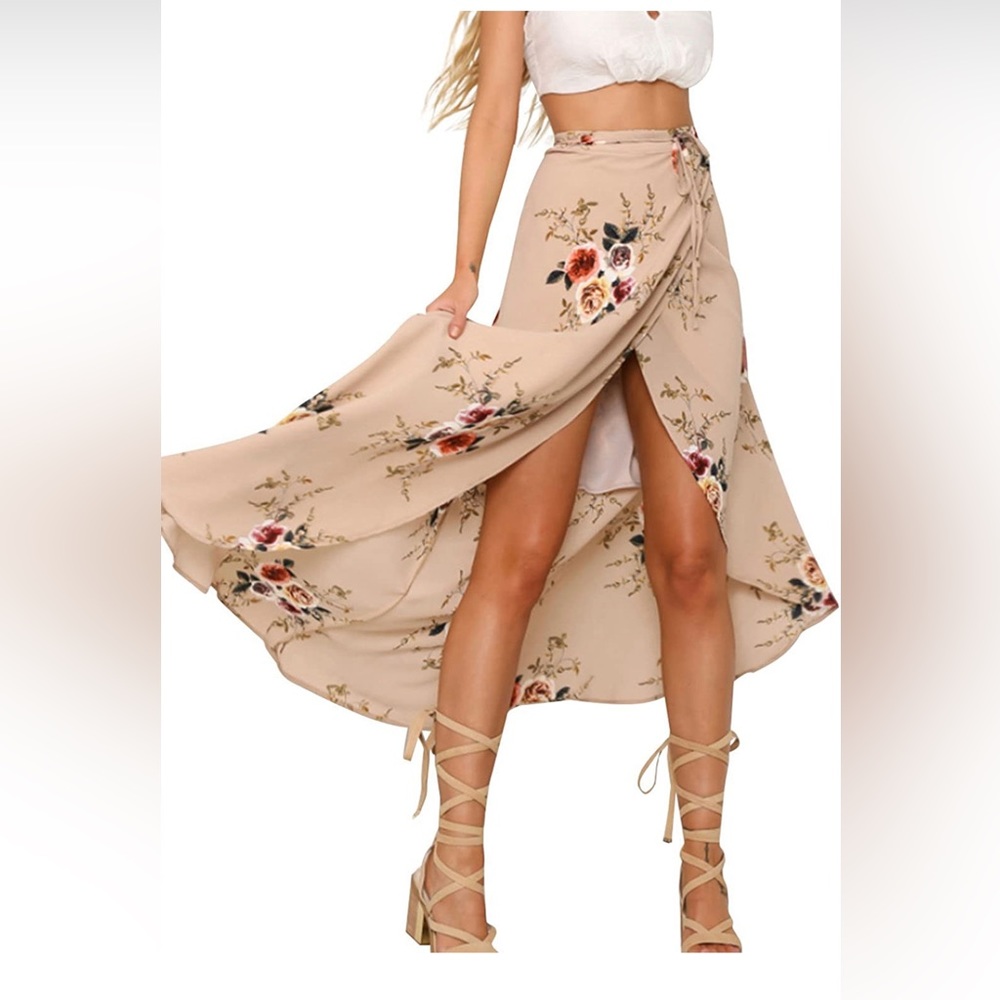 Wrap floral skirt - like new medium